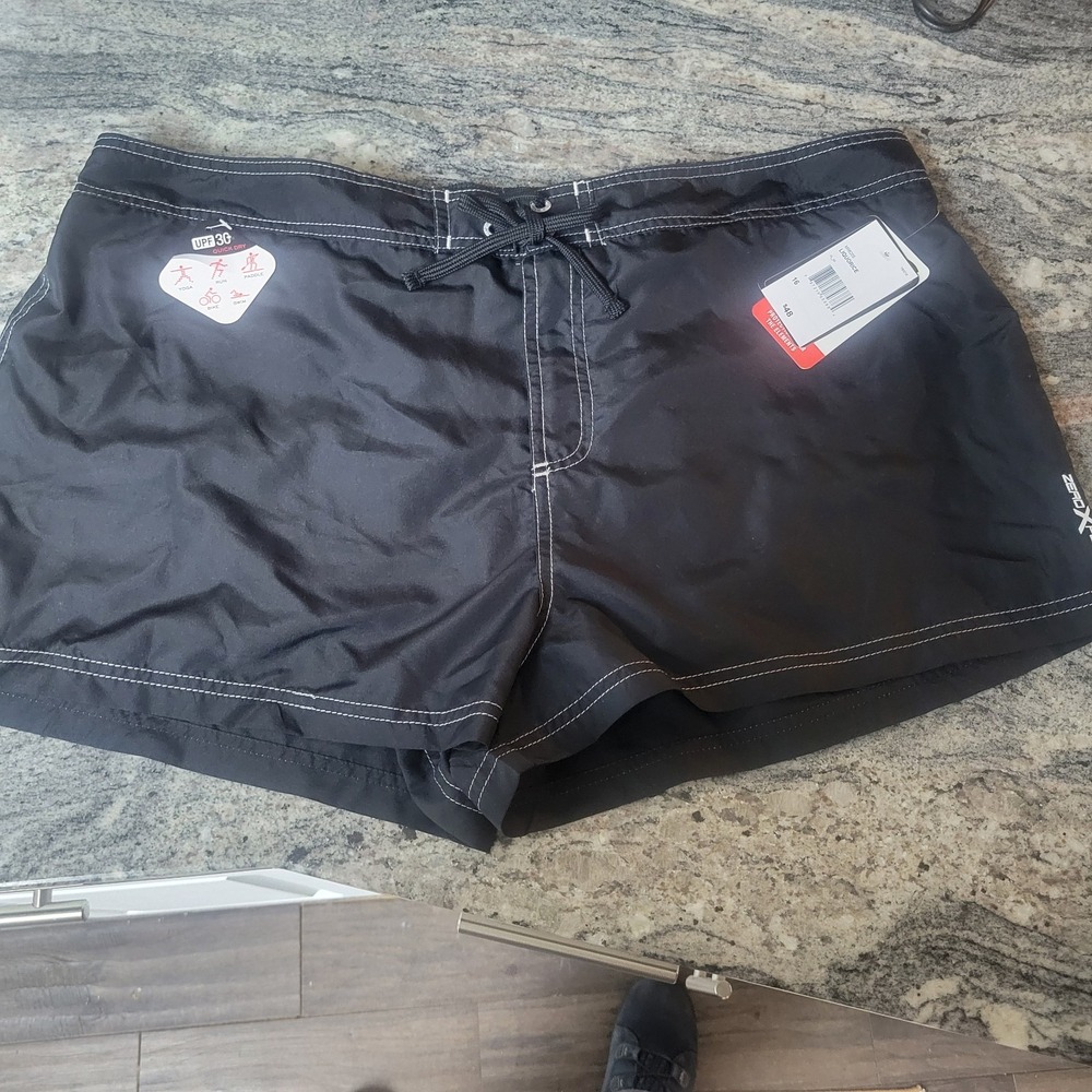 ZEROXPOSUR‎ UPF 30 BLACK SWIM/SPORTS SHORTS SIZE 16